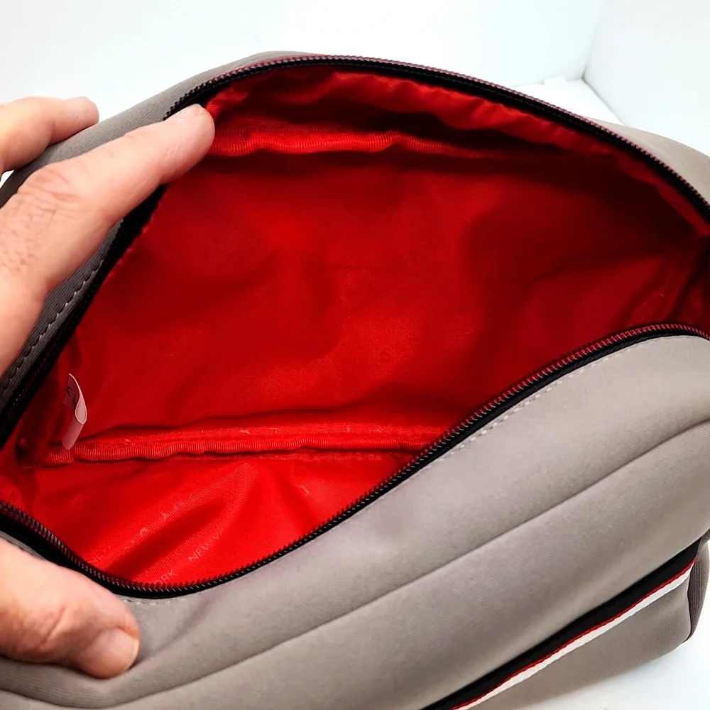 DKNY TOILETRY TRAVEL BAG, GREY